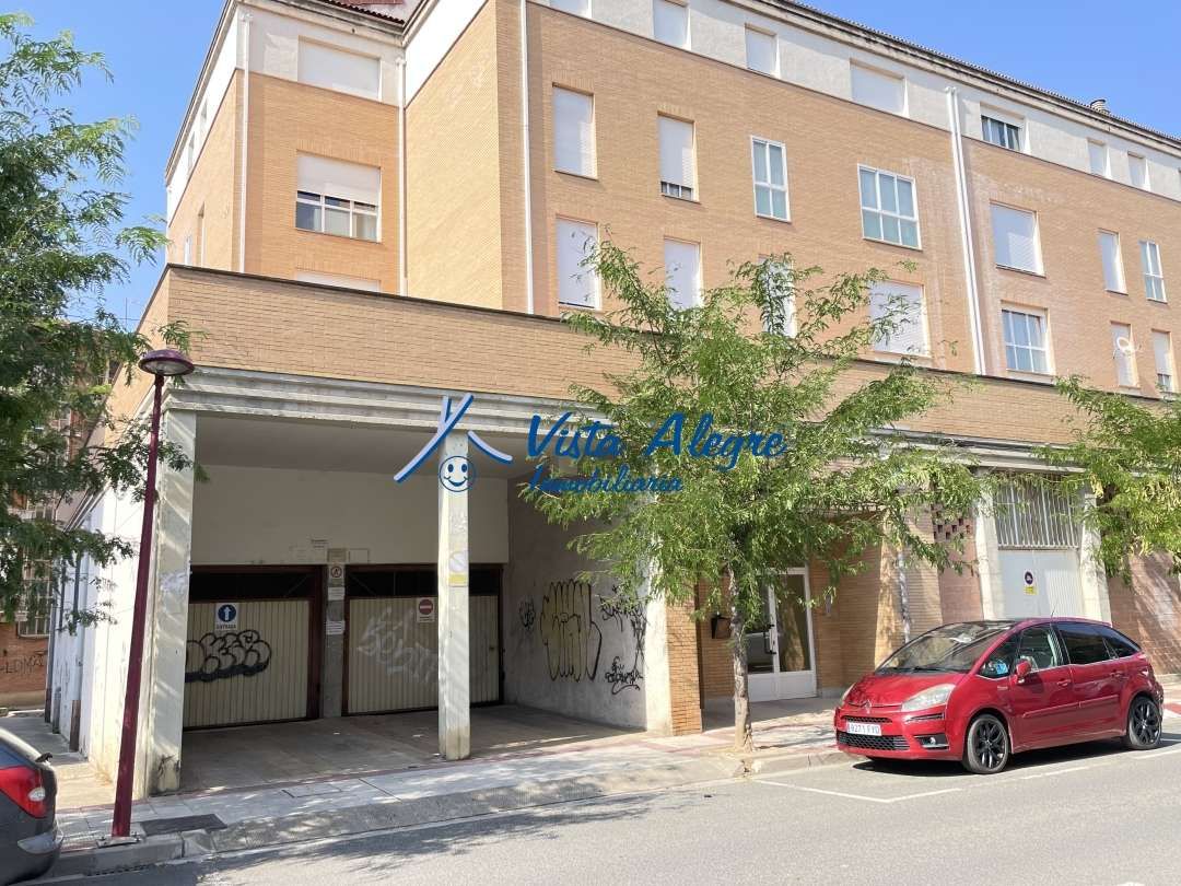 Exterior view of Garage to rent in Haro
