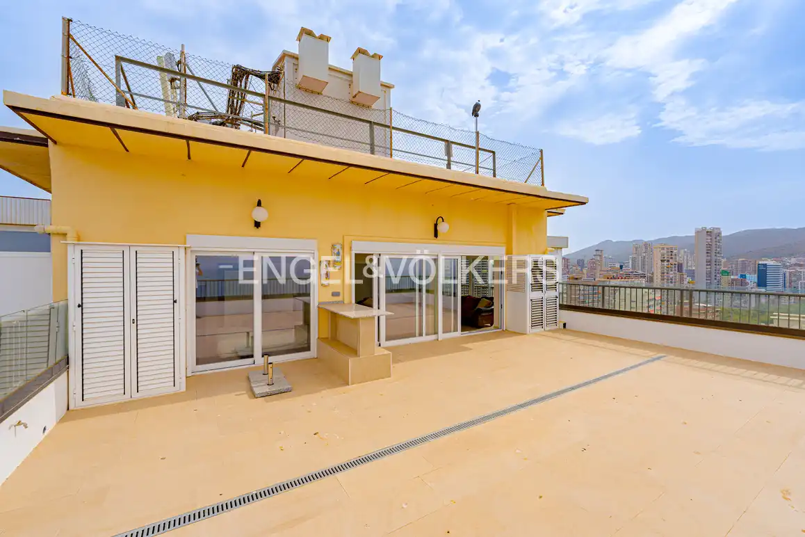 Terrasse von Dachboden zum Verkauf in Benidorm mit Klimaanlage und Terrasse