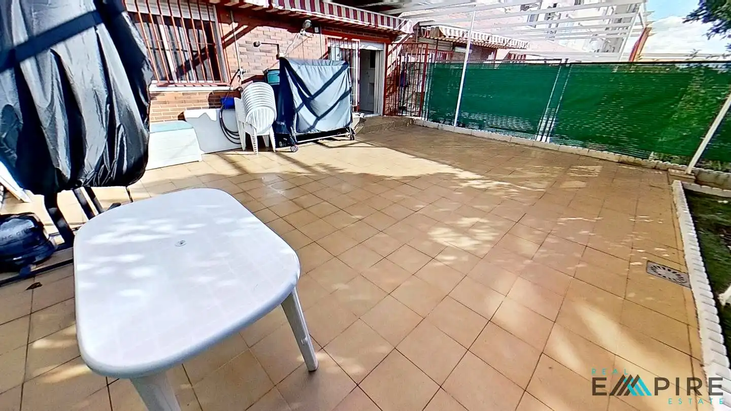 Terrasse von Erdgeschoss zum Verkauf in Parla mit Heizung, Terrasse und Abstellraum