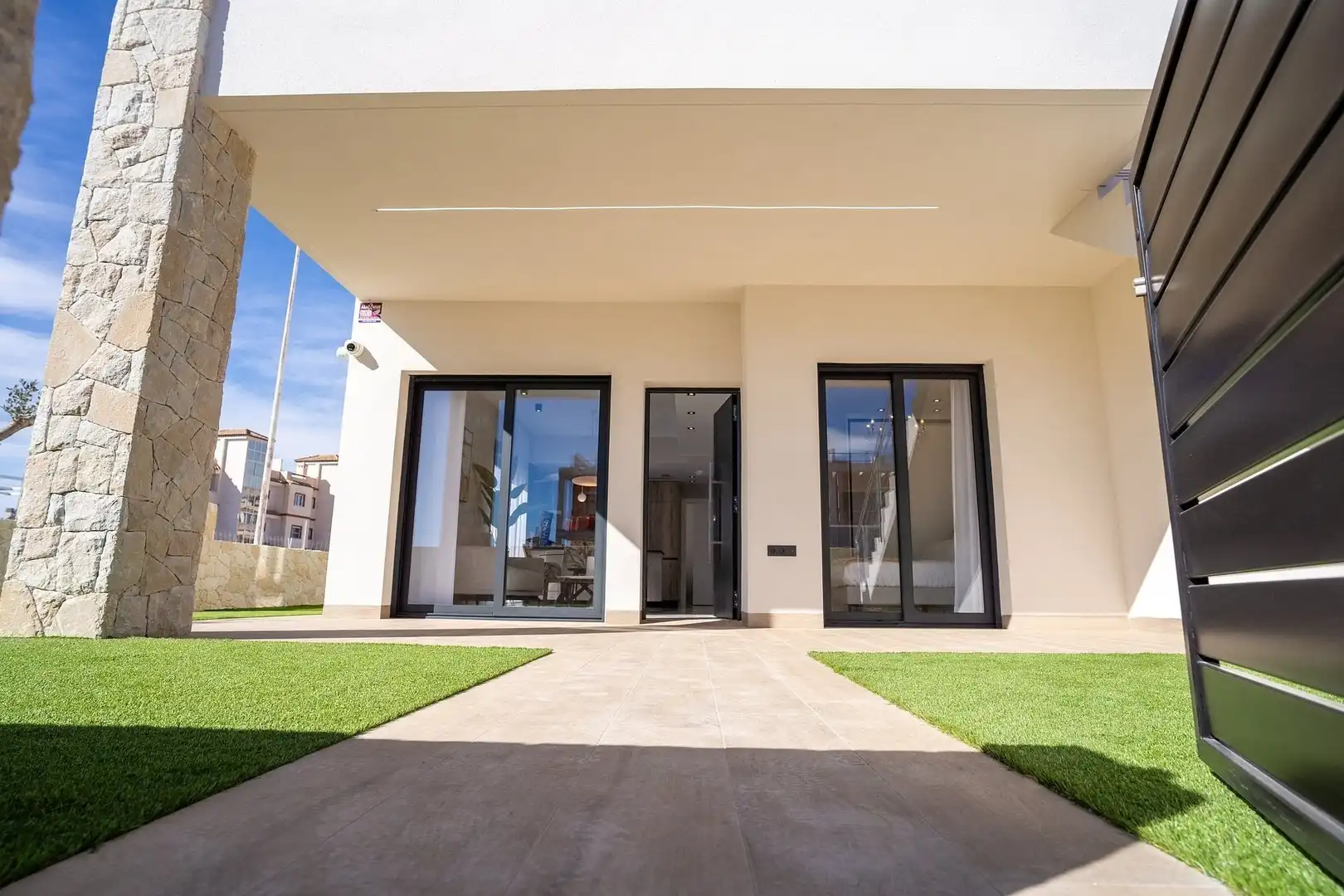 Vista exterior de Casa o xalet en venda en Pilar de la Horadada ciudad