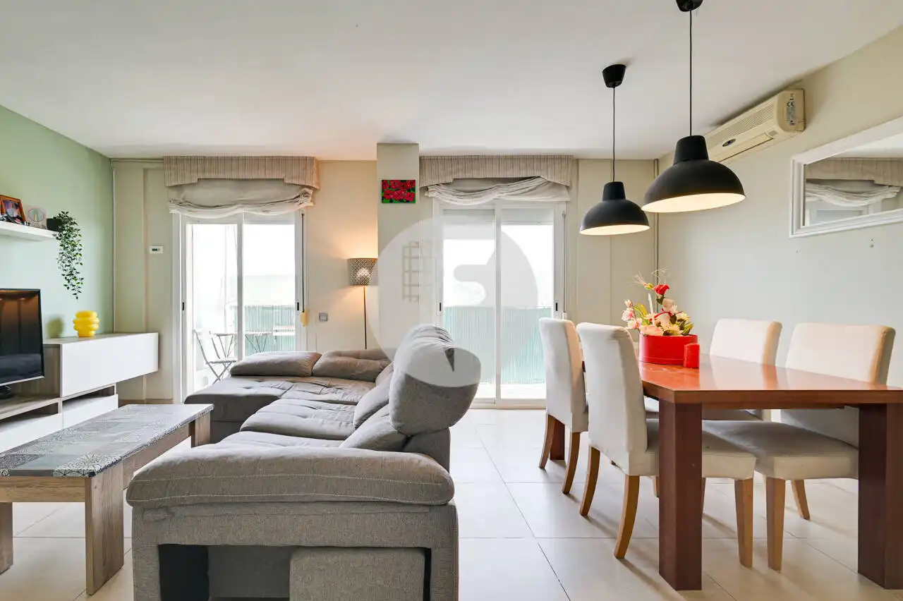 Living room of Attic for sale in Mollet del Vallès  with Air Conditioner, Heating and Balcony