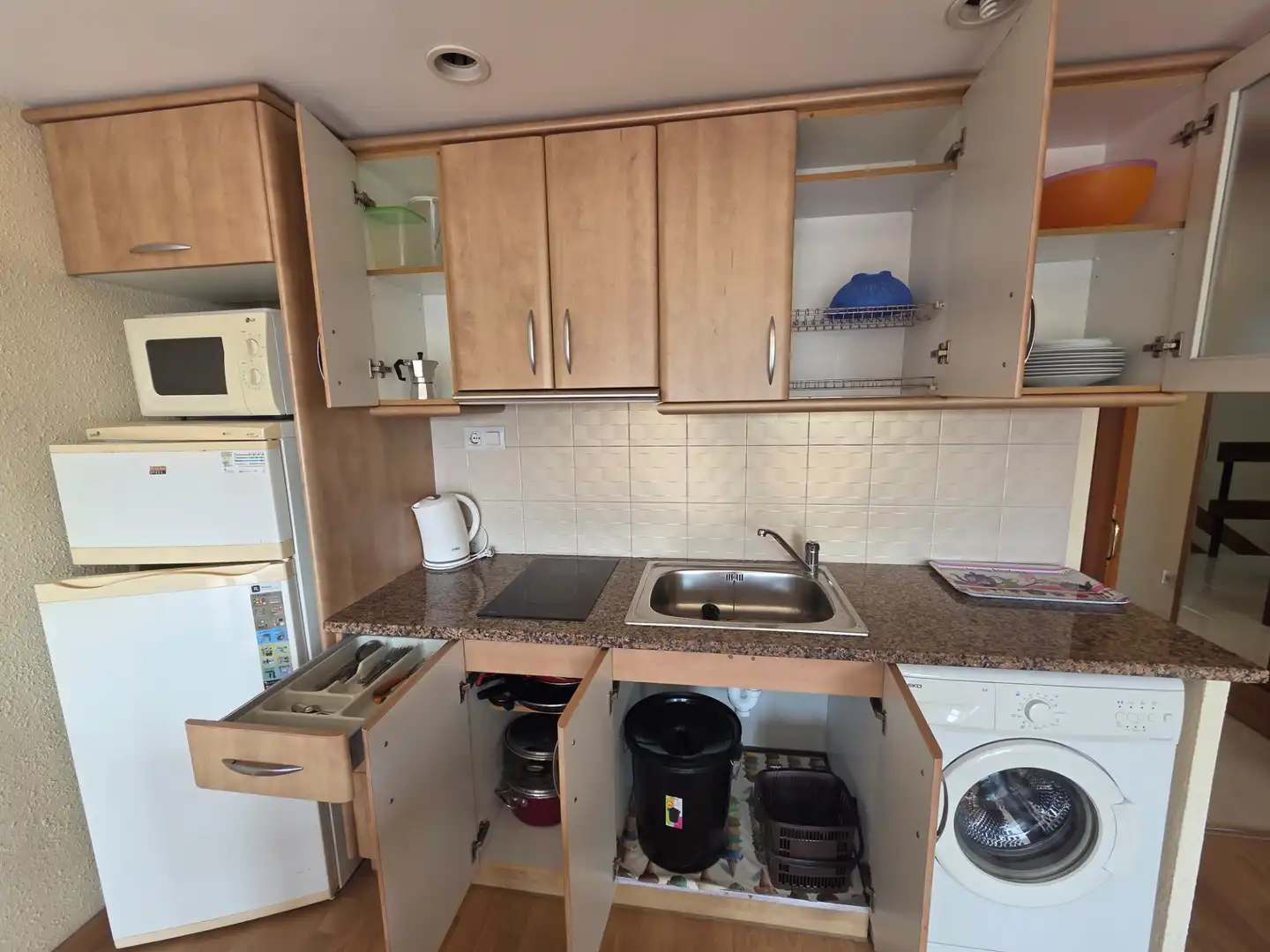 Cocina de Ático de alquiler en Blanes con Terraza, Amueblado y Lavadora