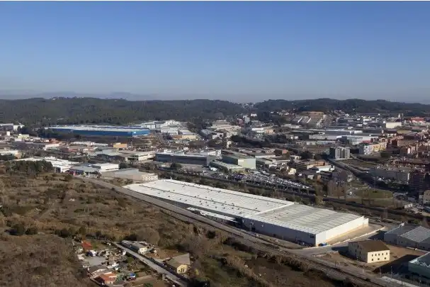 Vista exterior de Terreny industrial en venda en Rubí