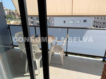 Pis amb balcó en venda a Calle Cienfuegos
