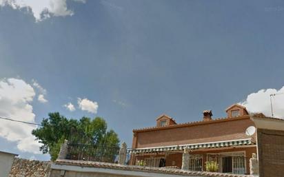 Exterior view of House or chalet for sale in Escariche  with Air Conditioner, Heating and Private garden