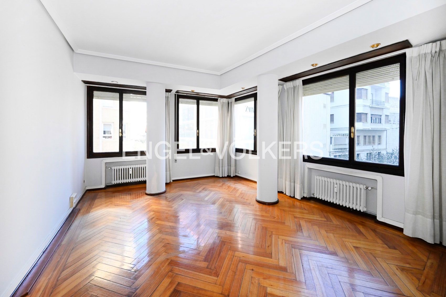 Sala d'estar de Apartament en venda en Santander amb Calefacció i Parquet