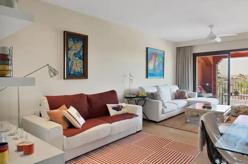Wohnzimmer von Dachboden zur Miete in Marbella mit Klimaanlage, Terrasse und Schwimmbad