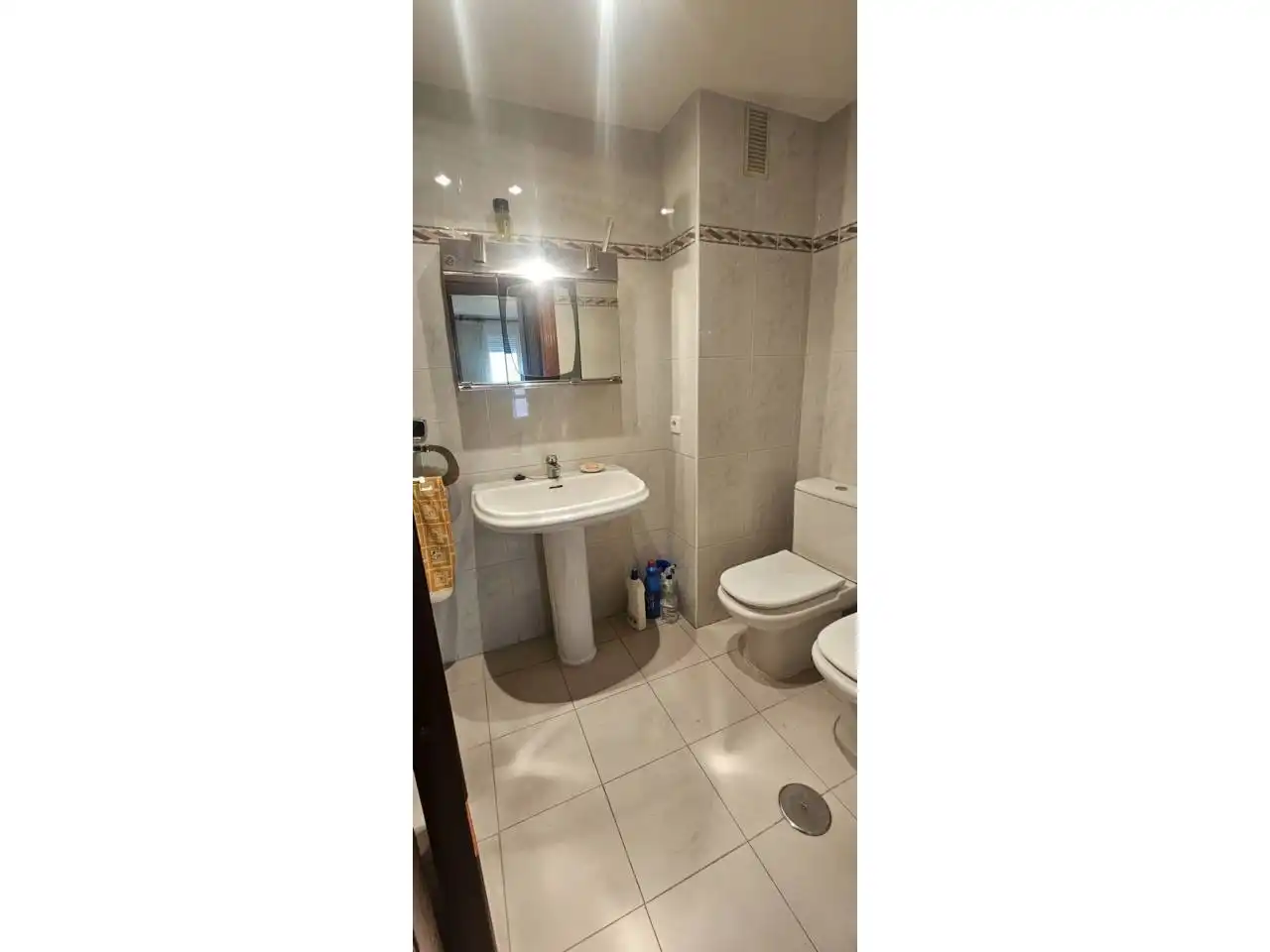 Bany de Apartament en venda en León Capital  amb Calefacció, Parquet i Traster