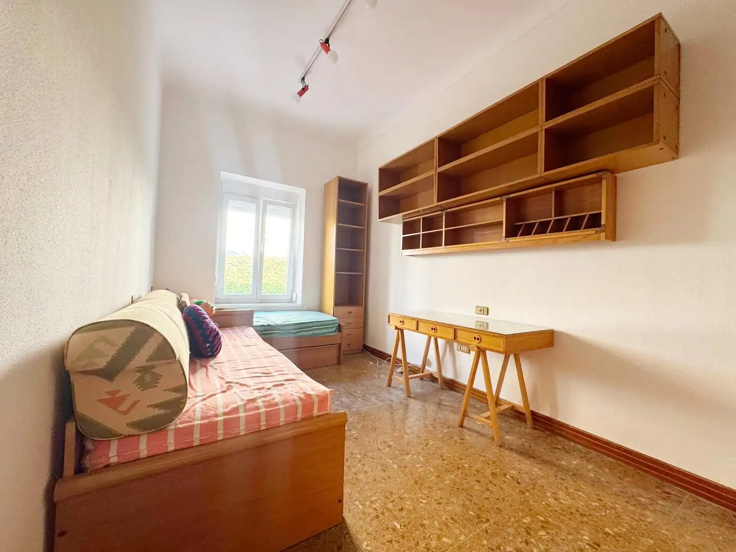 Habitación de Piso de alquiler en Dénia con Calefacción, Amueblado y Balcón