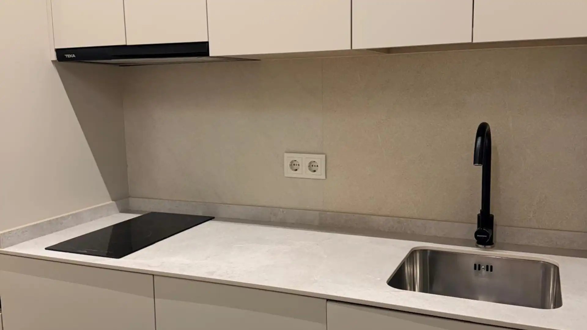 Cocina de Estudio de alquiler en Elche / Elx con Terraza y Amueblado