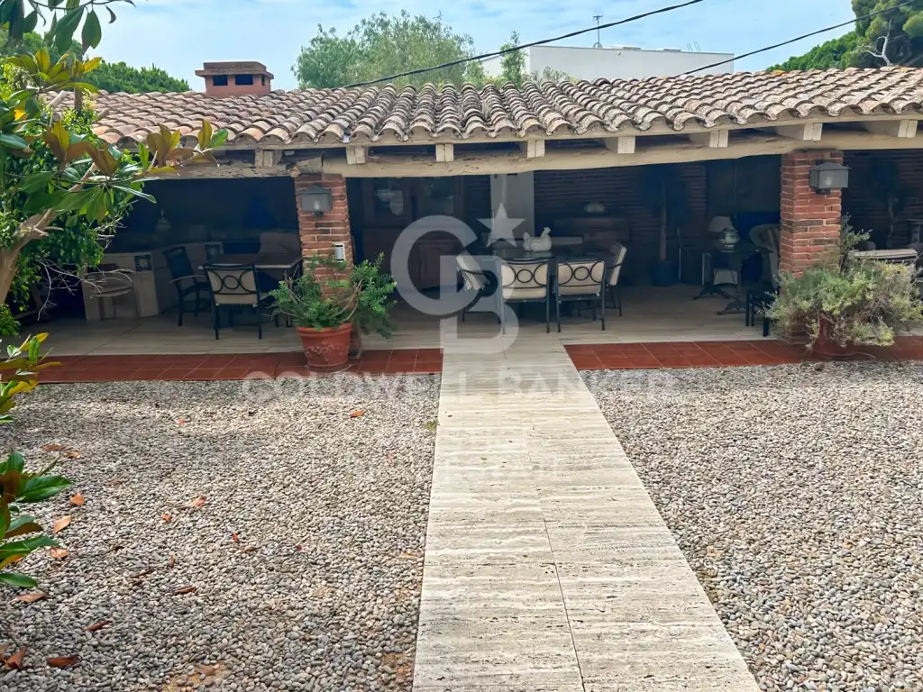 Exterior view of Houses for sale in El Masnou  with Swimming Pool