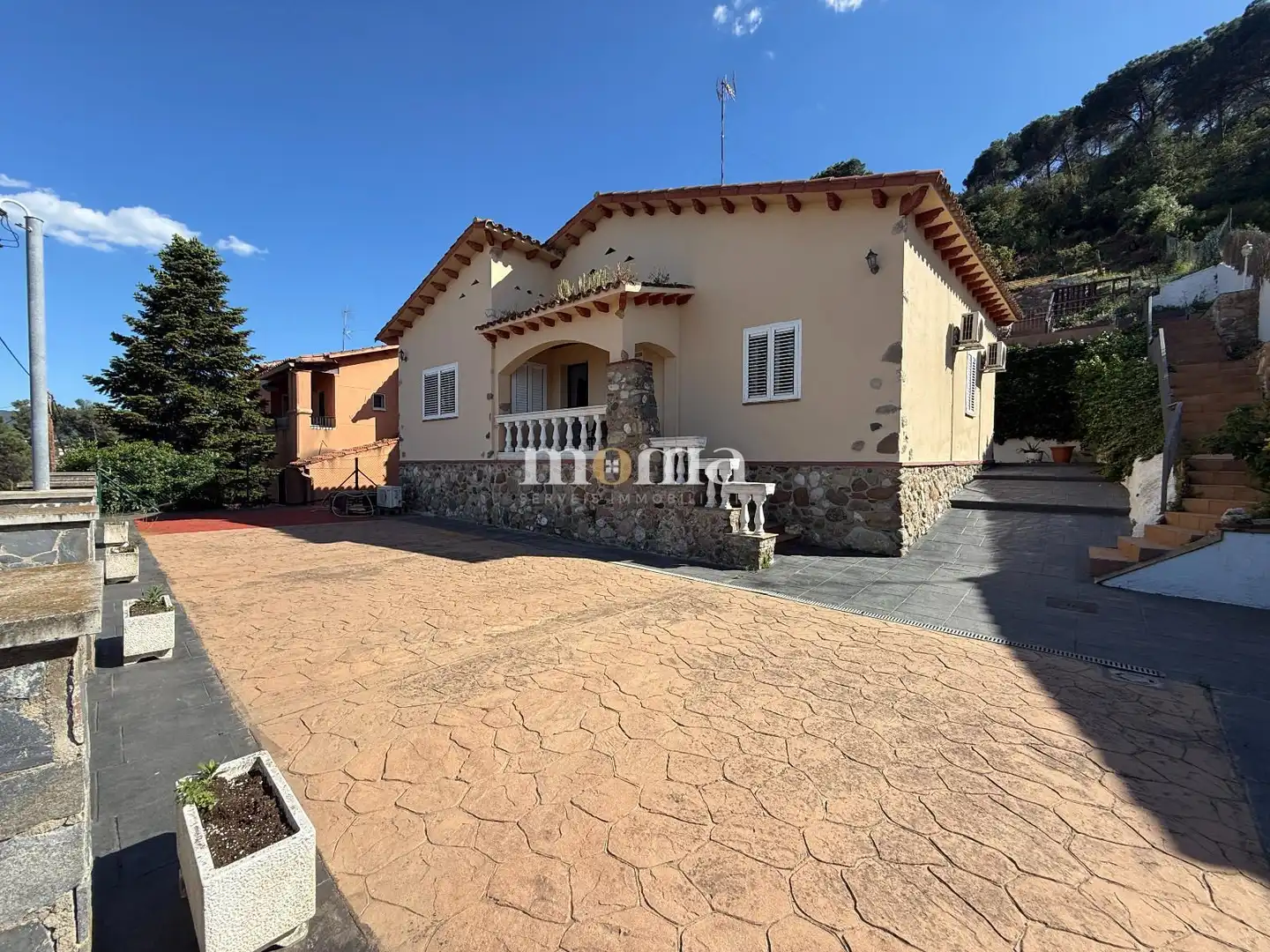 Vista exterior de Casa o chalet en venta en Montornès del Vallès con Aire acondicionado, Calefacción y Piscina