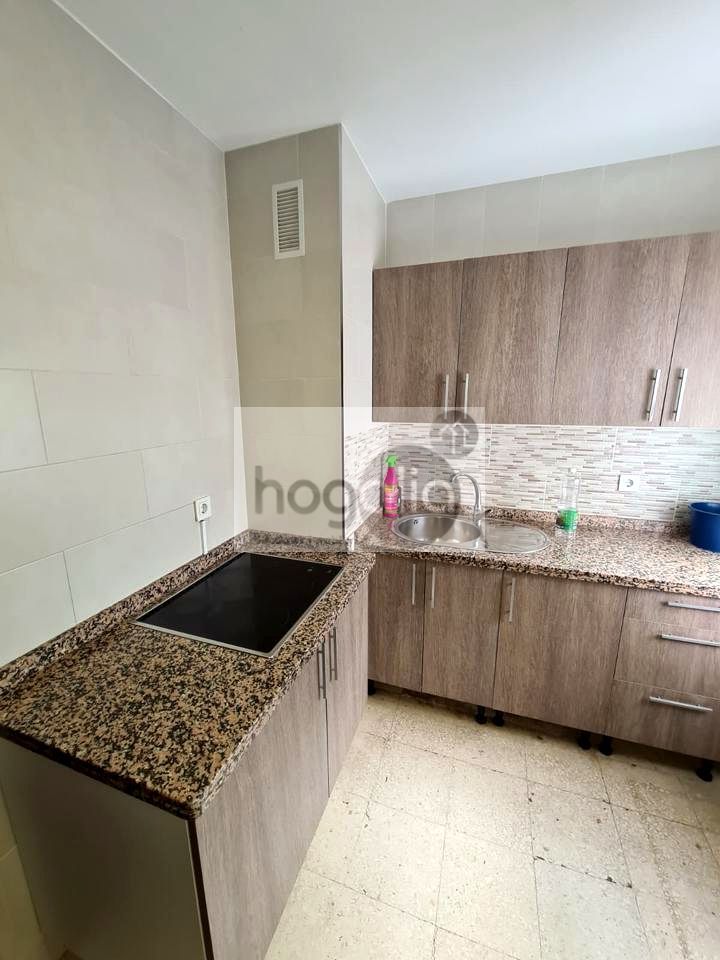 Cuina de Pis de lloguer en  Sevilla Capital amb Aire condicionat i Terrassa