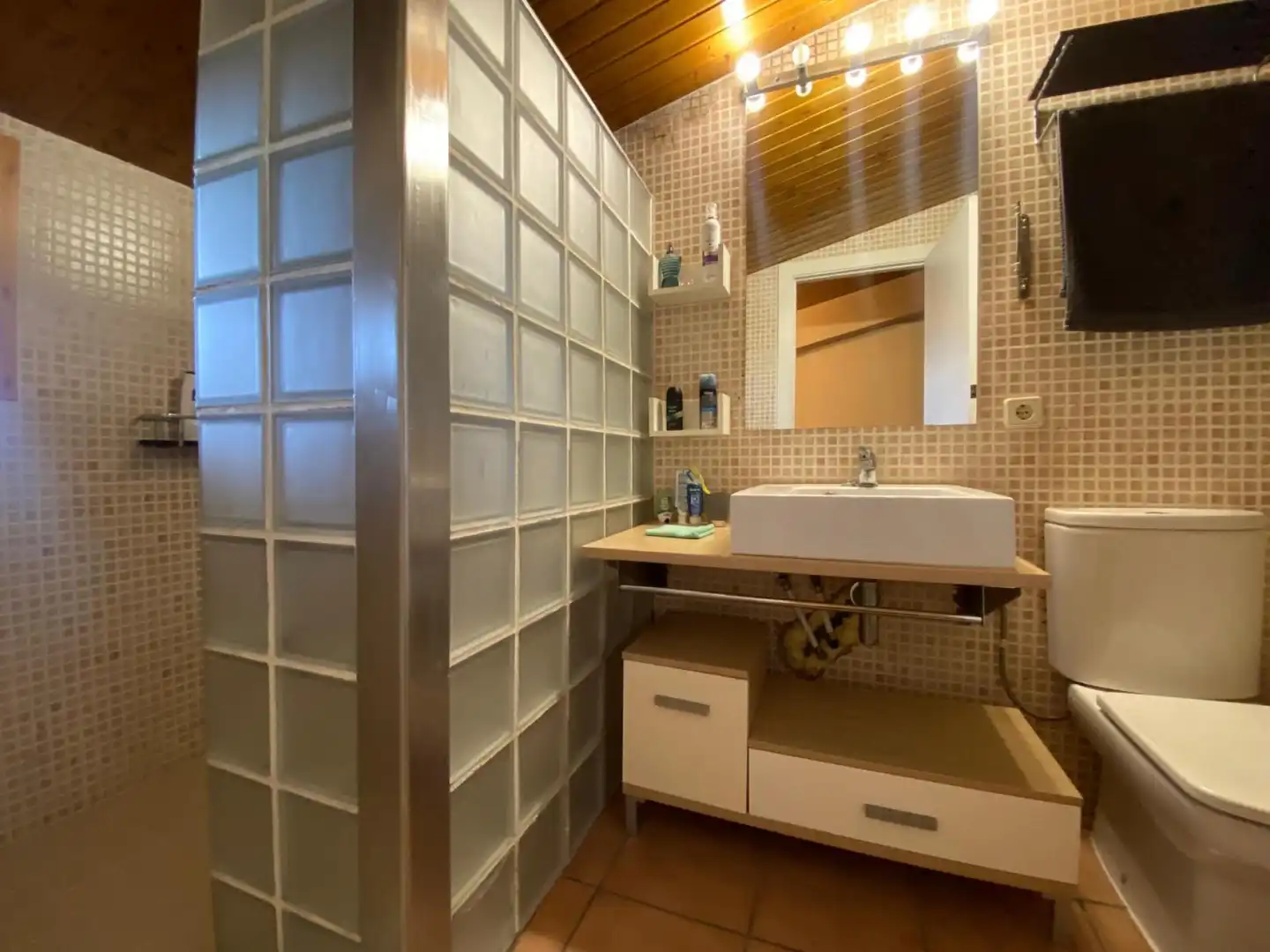 Baño de Casa o chalet en venta en Bell-lloc d'Urgell con Calefacción, Jardín privado y Terraza
