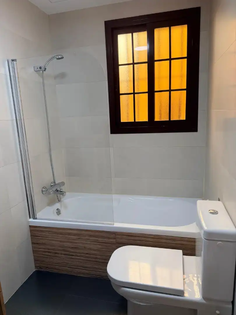 Bathroom of Apartments for rent in Dos Hermanas  with Air Conditioner, Furnished and Oven