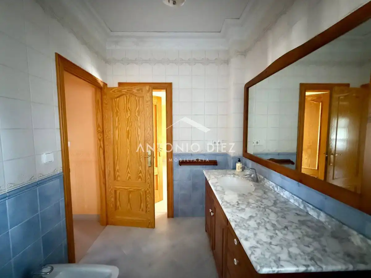 Bathroom of Houses for sale in Aspe  with Swimming Pool