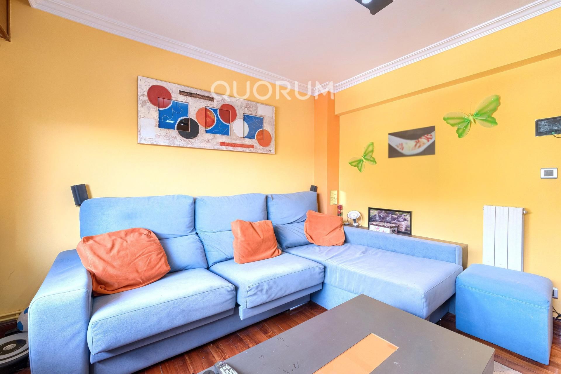 Sala de estar de Piso en venta en Galdakao con Calefacción y Balcón