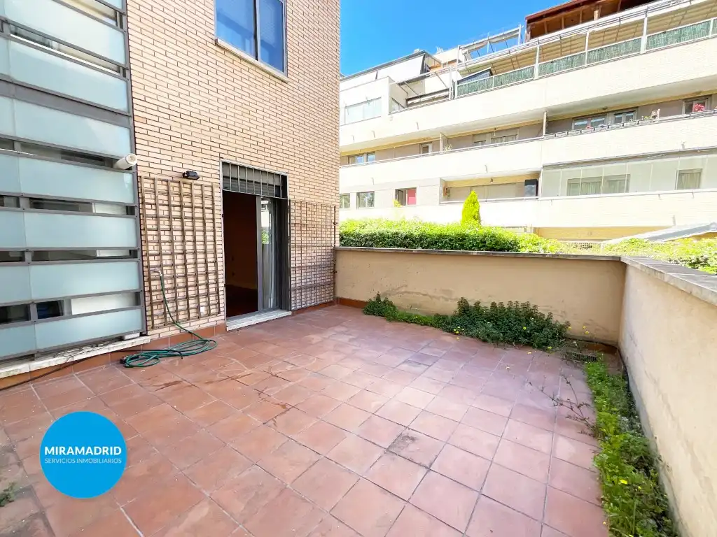 Terraza de Planta baja en venta en Paracuellos de Jarama con Aire acondicionado, Terraza y Piscina comunitaria
