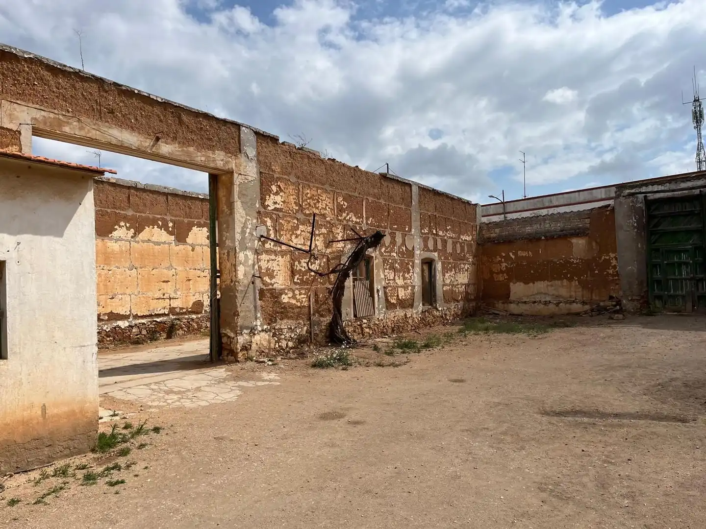 Vista exterior de Terreno en venta en Las Pedroñeras   