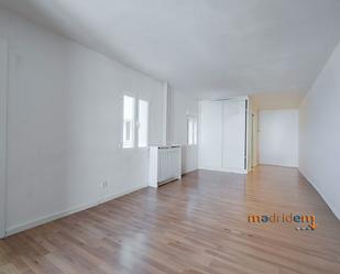 Dormitori de Apartament en venda en  Madrid Capital amb Moblat