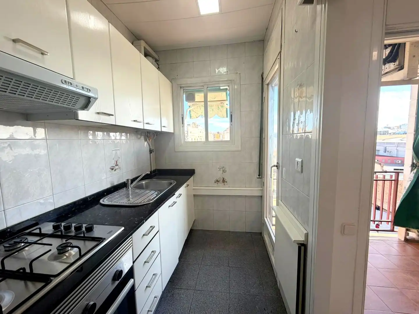 Cocina de Piso en venta en L'Hospitalet de Llobregat con Aire acondicionado, Parquet y Horno