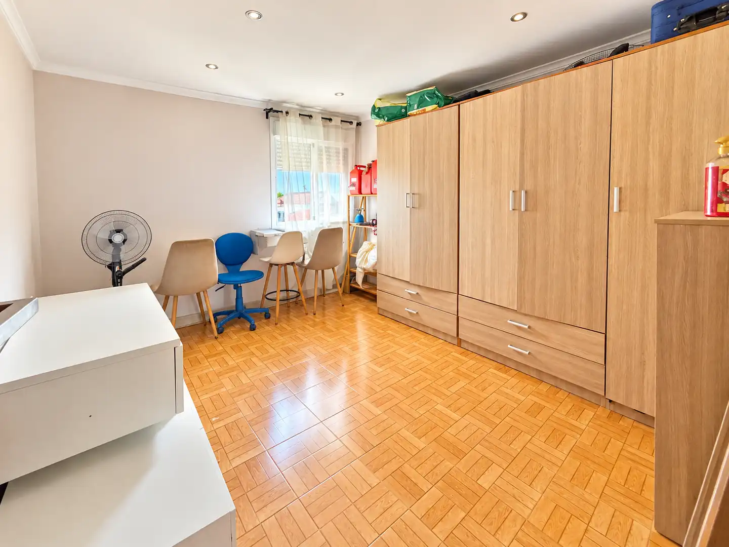 Flat with terrace for sale in Casc Urbà, imagen 7
