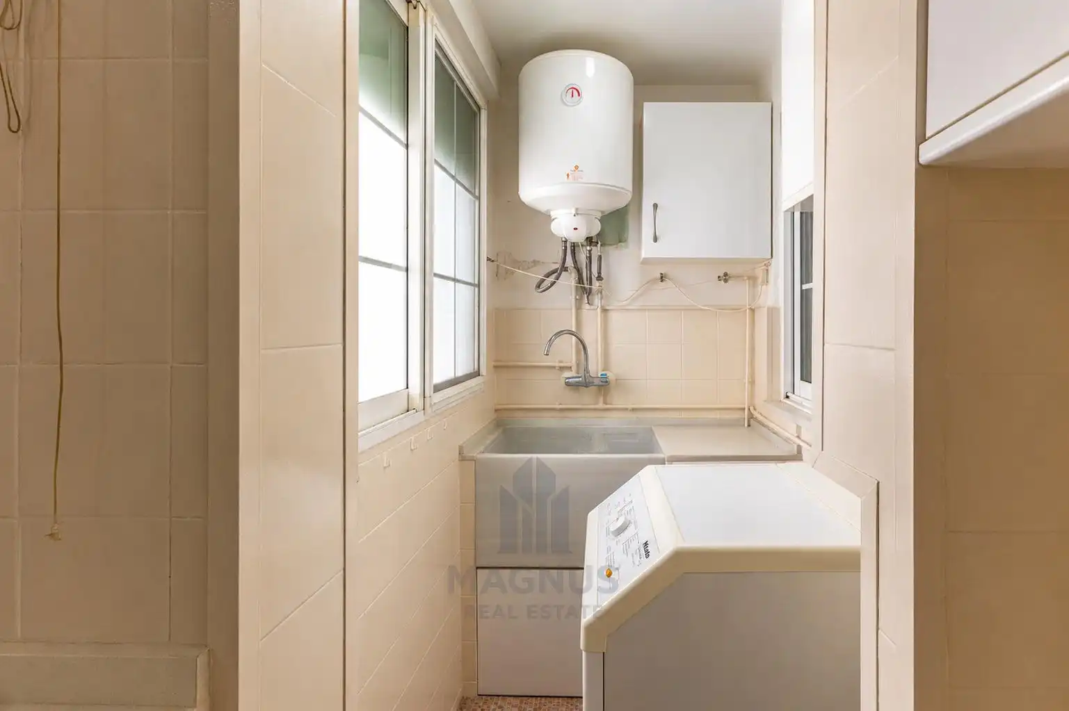Küche von Wohnung zum Verkauf in Foios mit Klimaanlage, Abstellraum und Balkon