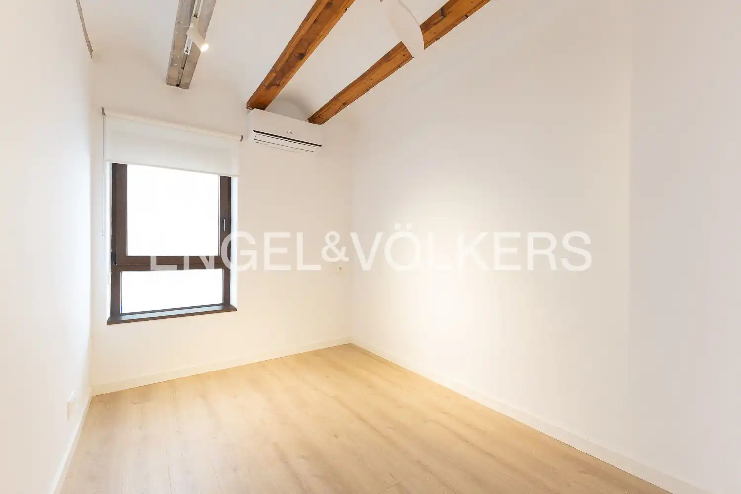 Flat for rent in Valencia  with Air Conditioner, Heating and Parquet flooring