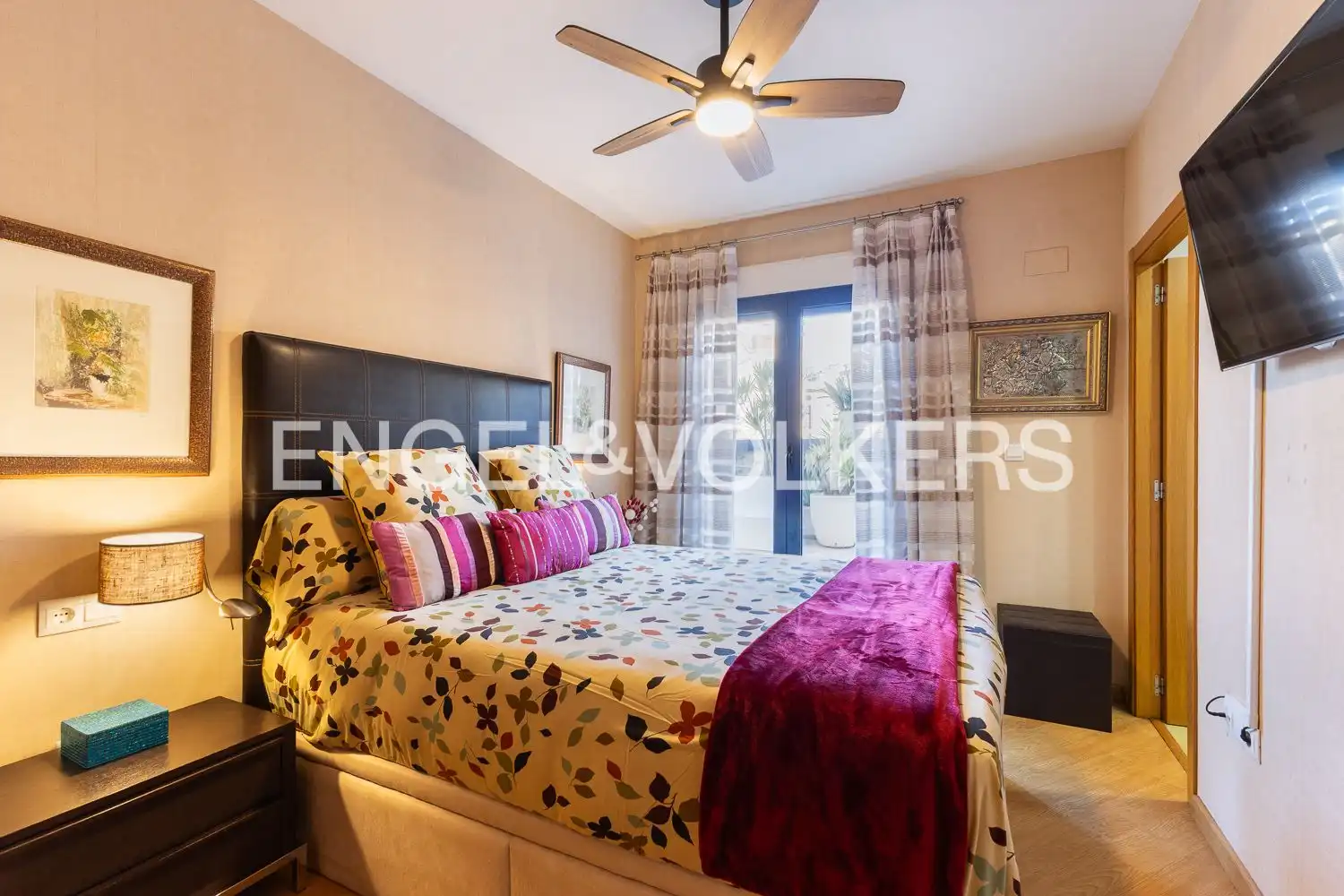 Bedroom of Attic for sale in Valencia  with Air Conditioner, Heating and Terrace
