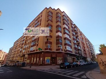 Flat for sale in Plaza del Canal Imperial de Aragón