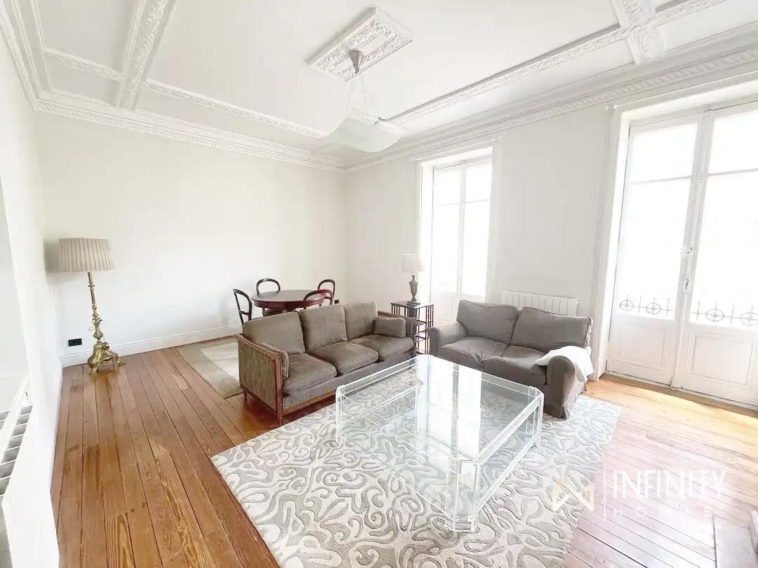 Living room of Flat for rent in Bilbao   with Heating, Terrace and Balcony