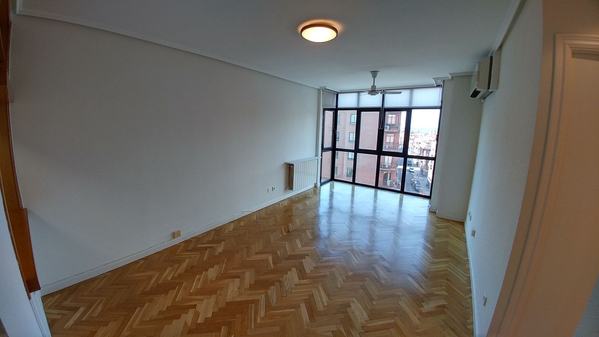 Living room of Apartment for sale in  Madrid Capital  with Air Conditioner and Heating