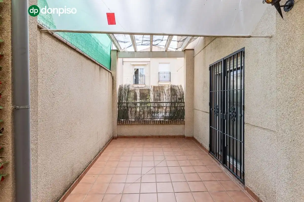 Casa aparellada amb terrassa en venda a Camino CEMENTERIO, imagen 10