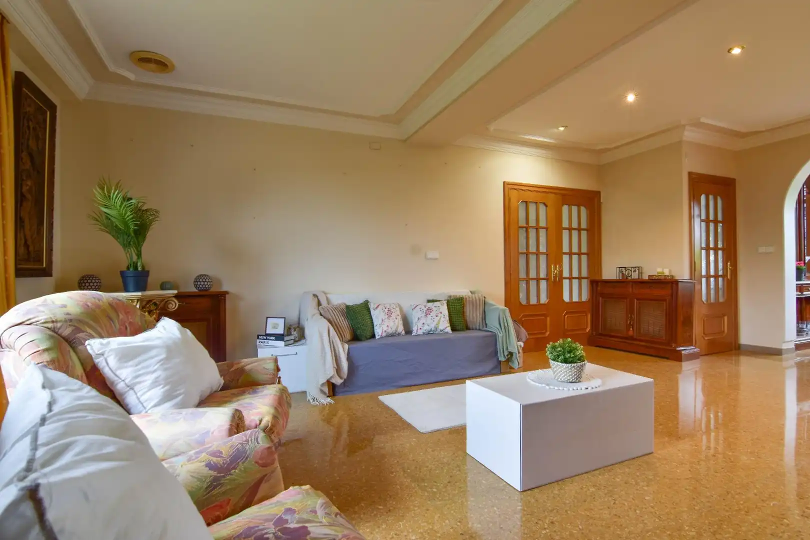 Sala d'estar de Casa o xalet en venda en Torrent amb Aire condicionat, Jardí privat i Terrassa