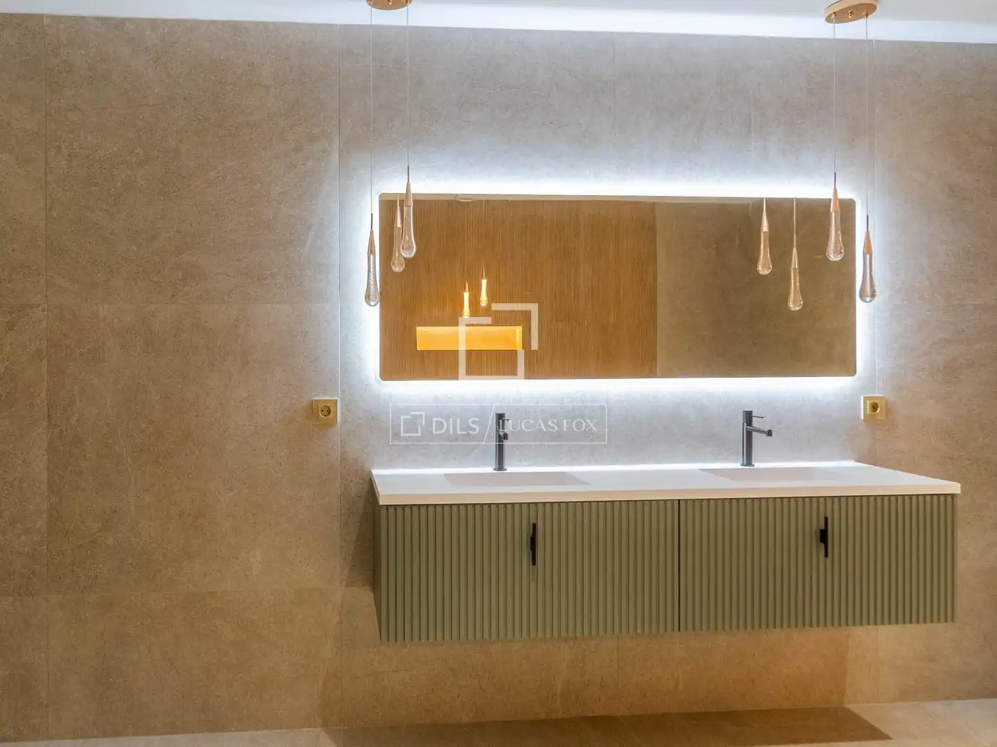 Bathroom of Houses for sale in Torrent  with Air Conditioner, Private garden and Terrace