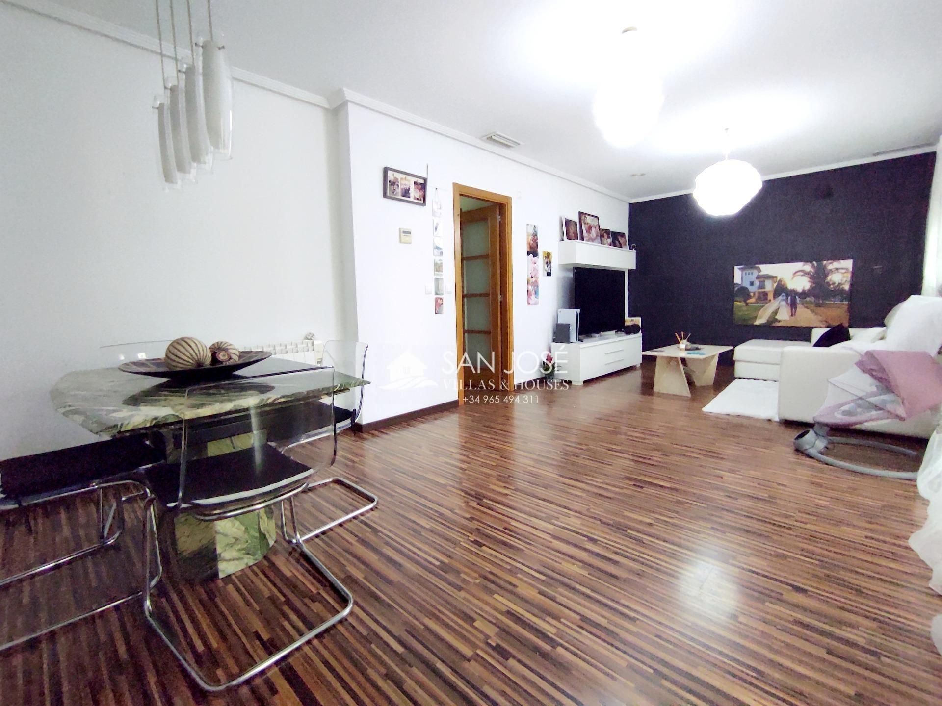 Sala d'estar de Casa o xalet en venda en Monforte del Cid amb Aire condicionat i Moblat