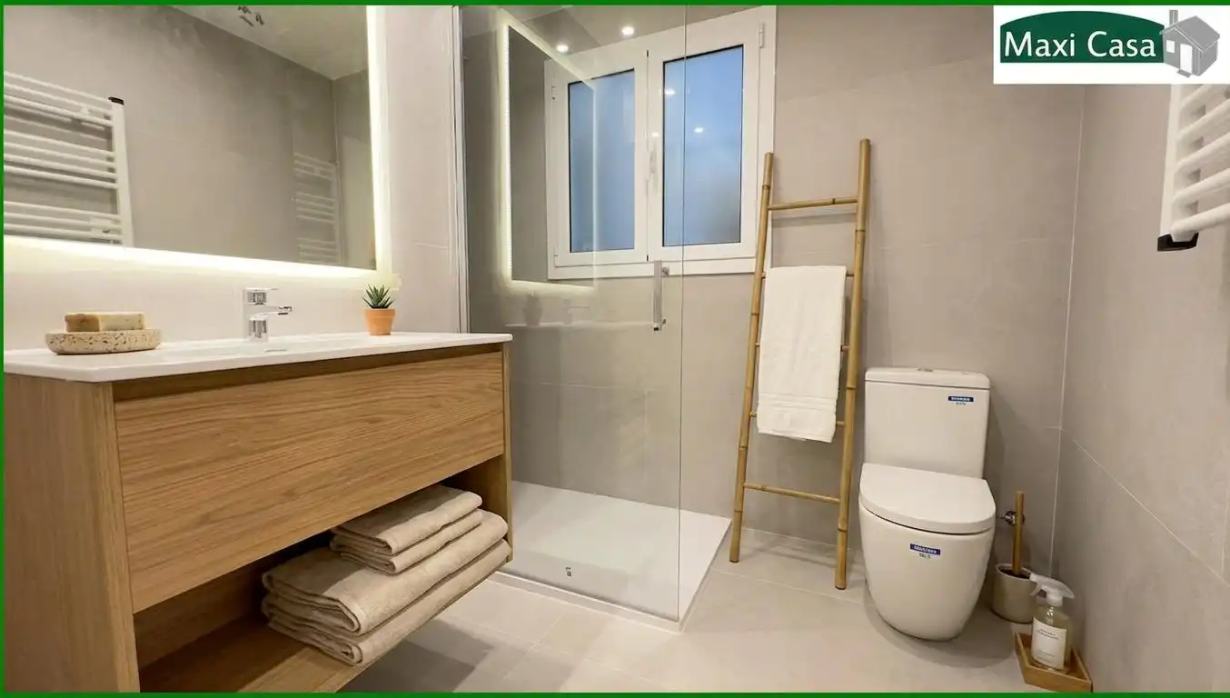 Piso con ascensor en venta en calle del Canigó, imagen 11