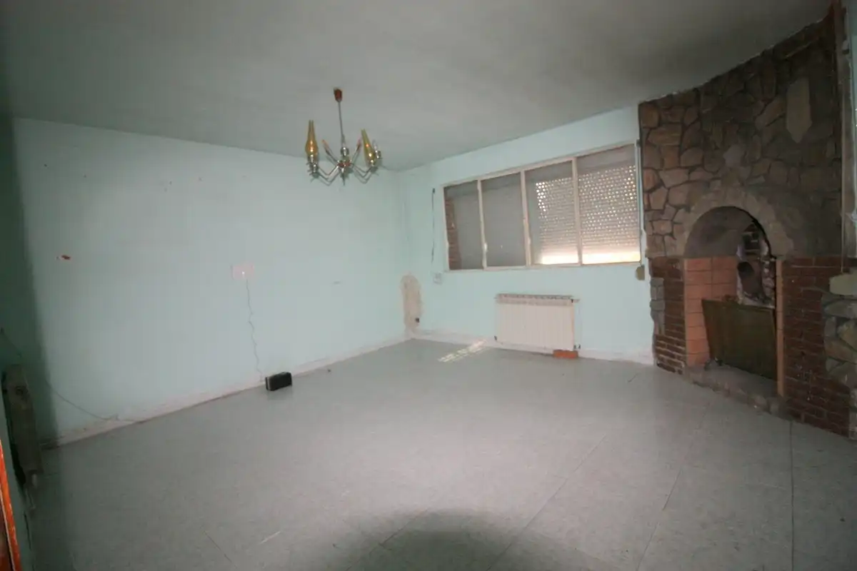 Sala d'estar de Casa o xalet en venda en Lanzahíta amb Jardí privat