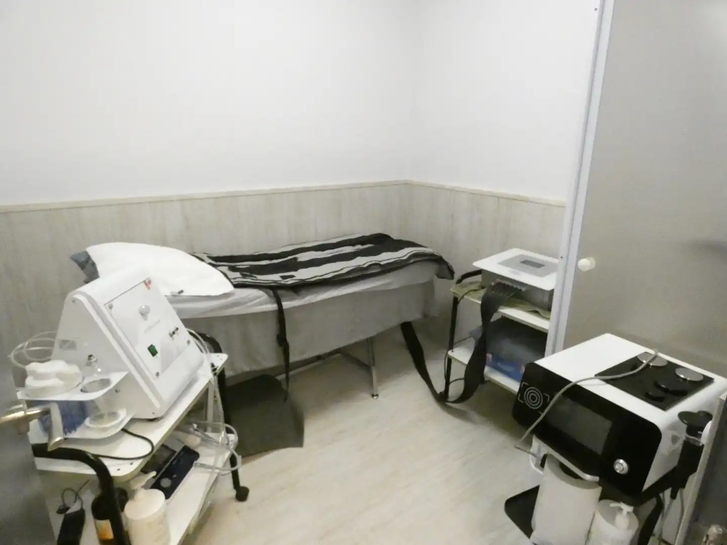 Local comercial en traspaso en Centre - Cordelles, imagen 8