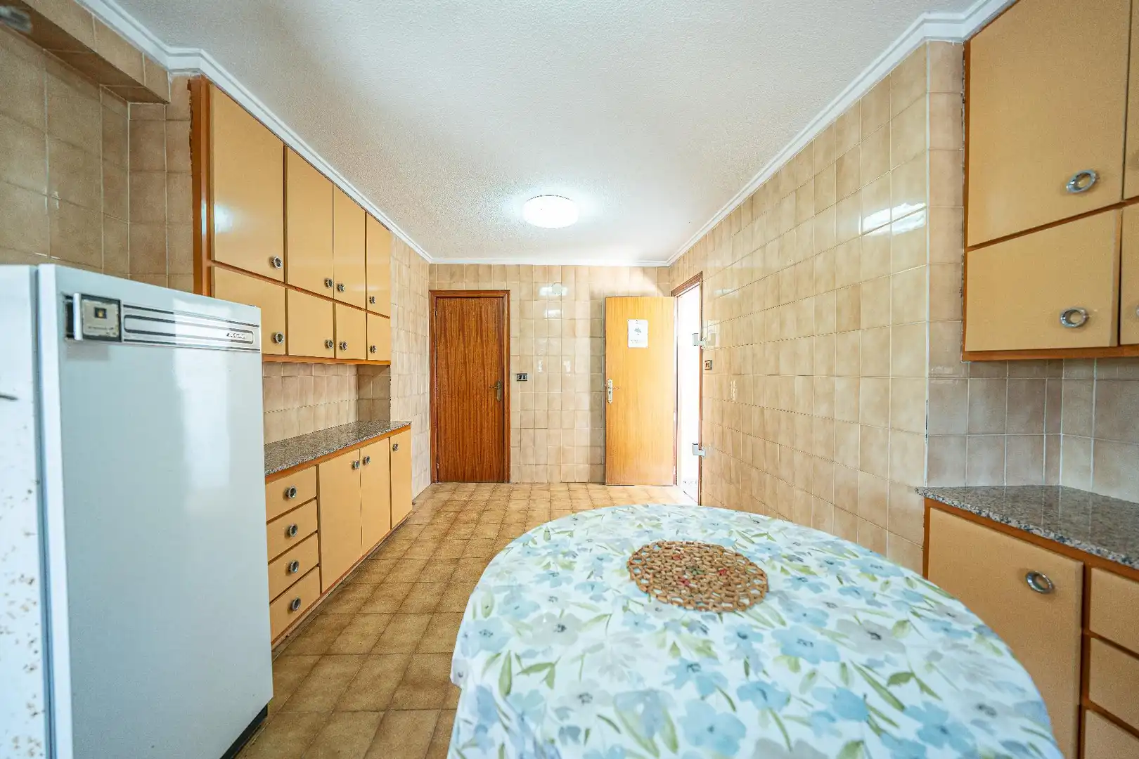 Cuina de Casa o xalet en venda en Elche / Elx amb Jardí privat, Terrassa i Piscina