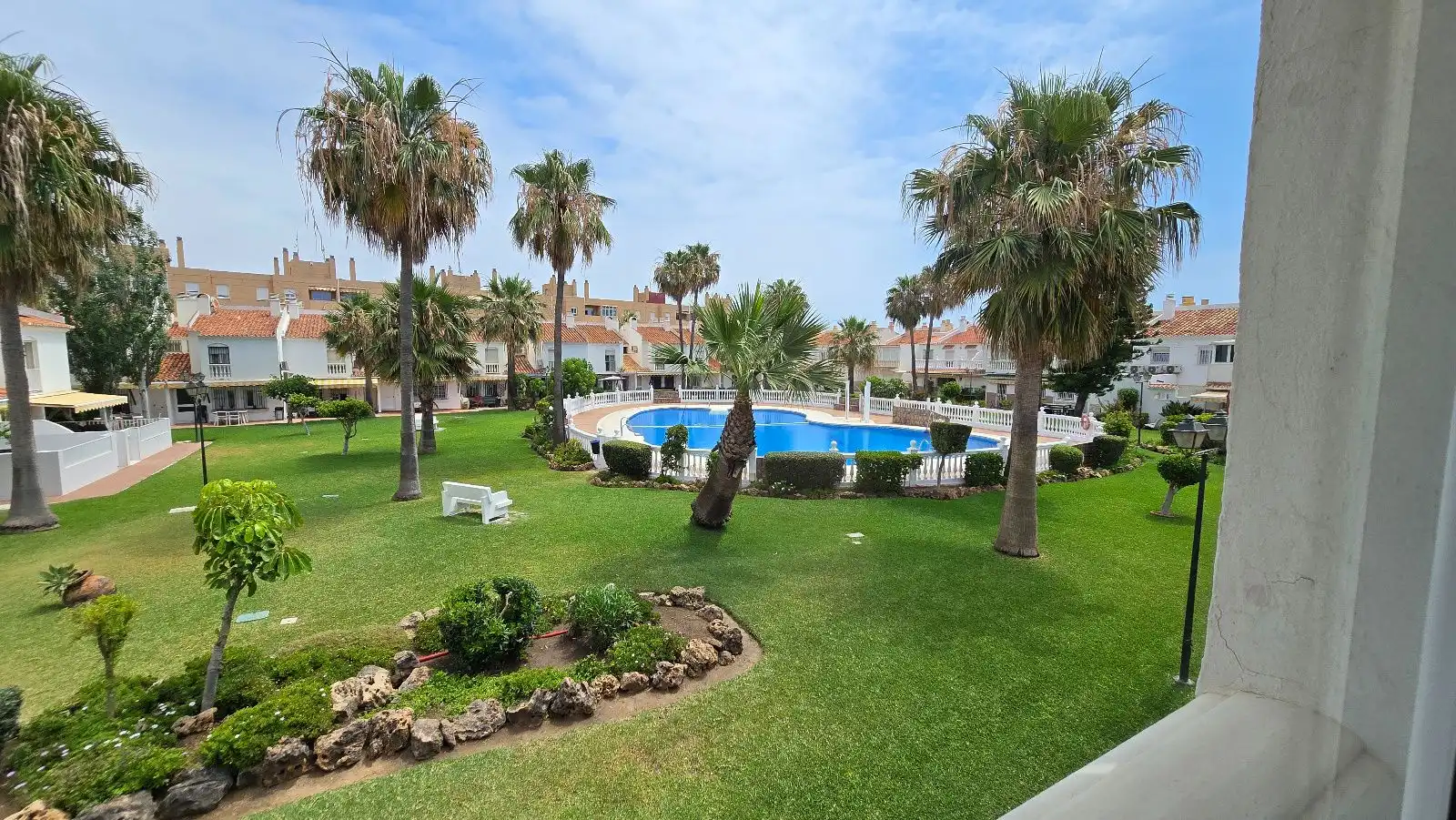 Garten von Einfamilien-Reihenhaus zum Verkauf in Málaga mit Klimaanlage, Heizung und Schwimmbad