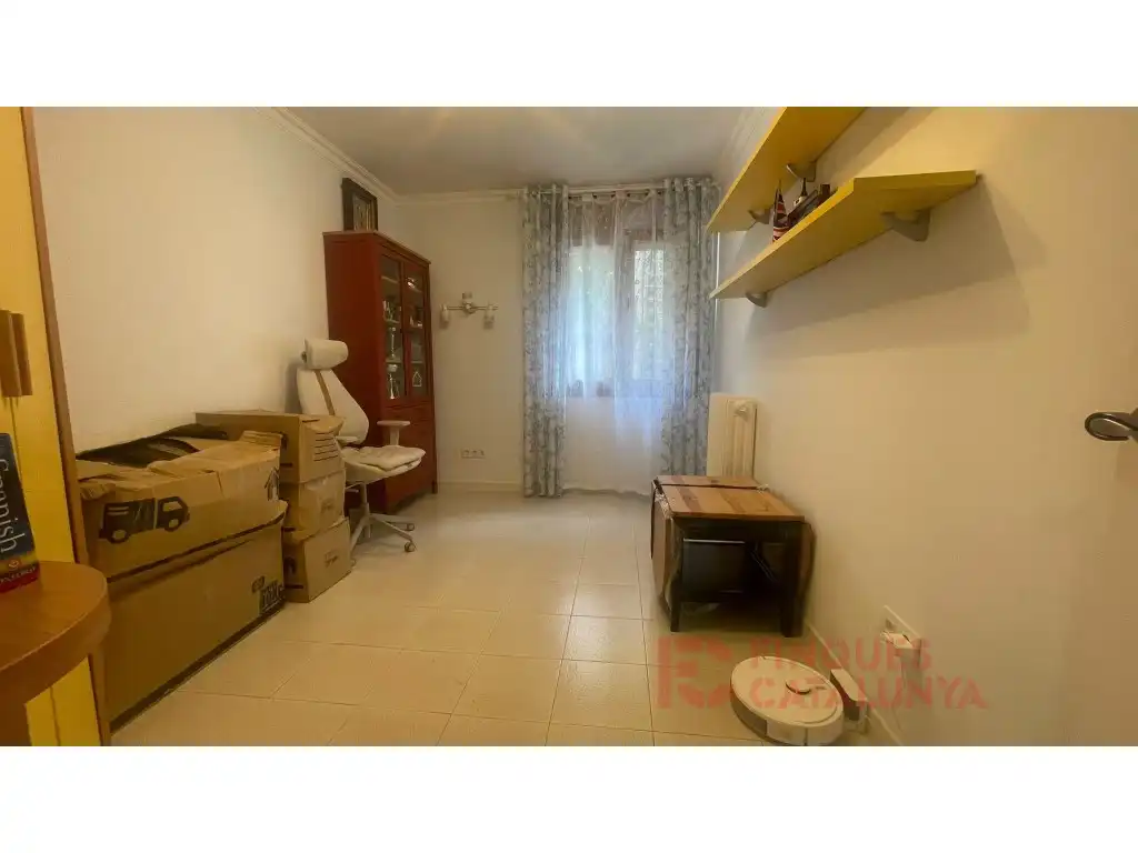 Piso en venta en Girona con Aire acondicionado, Calefacción y Balcón