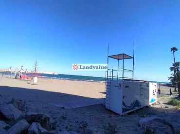 Terrenos y solares en venta en Carrer de César Cataldo 90