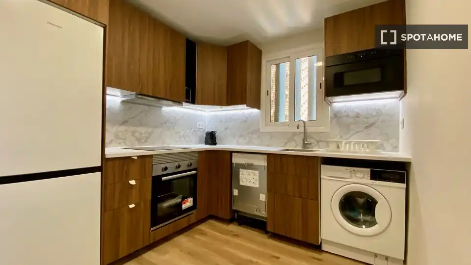 Küche von Wohnung zur Miete in Barcelona mit Klimaanlage, Heizung und Möbliert