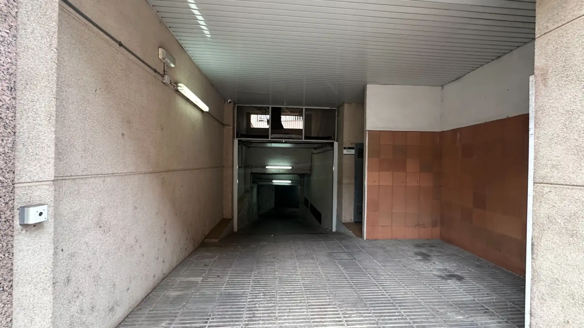 Einzelparkplatz zum Verkauf in Carrer Compositor Pere Aubert 22, imagen 6