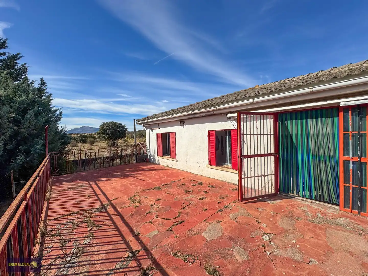 Vista exterior de Casa o xalet en venda en Puentes Viejas amb Jardí privat i Terrassa
