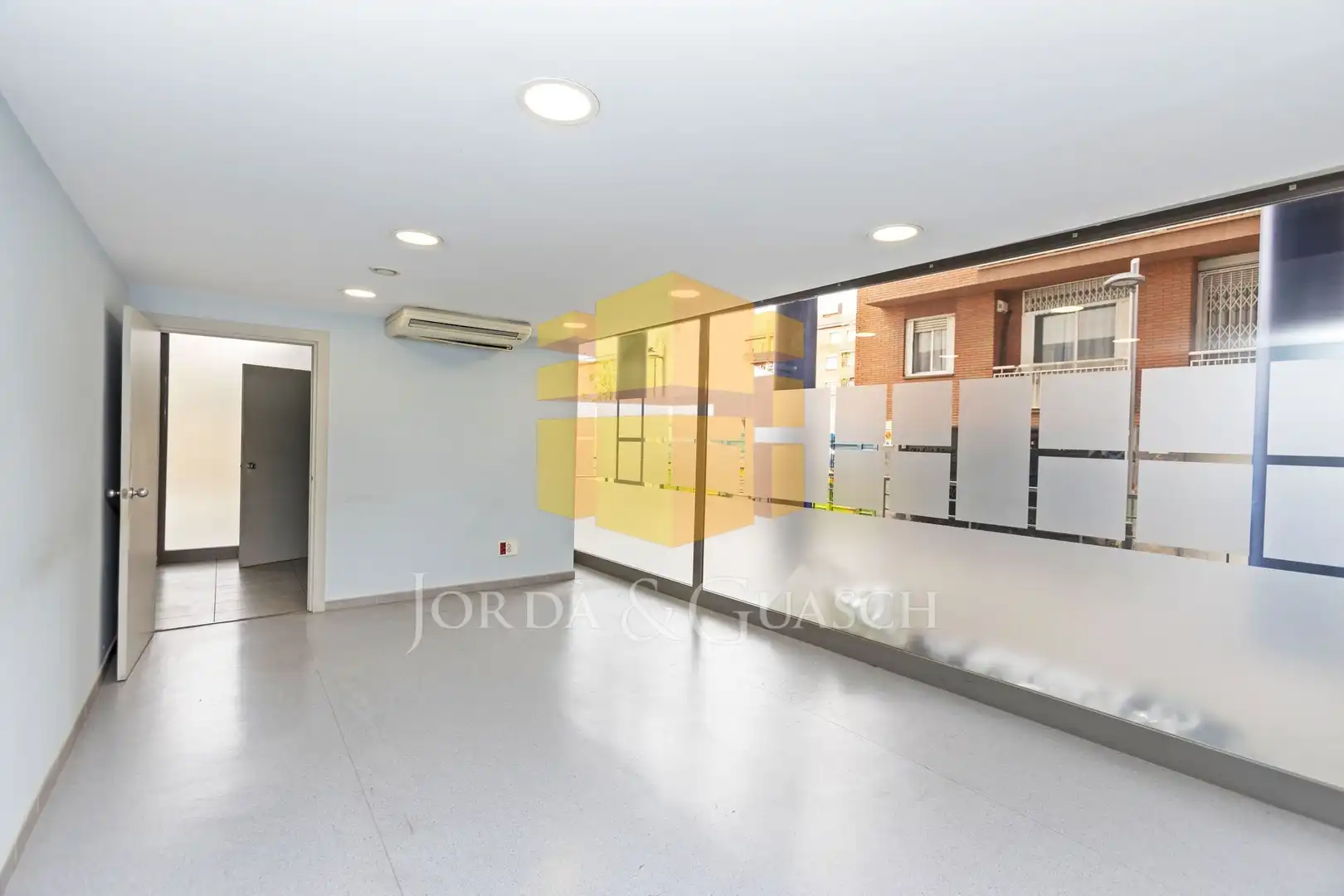 Local comercial en venda a Avinguda de Madrid 150, imagen 2