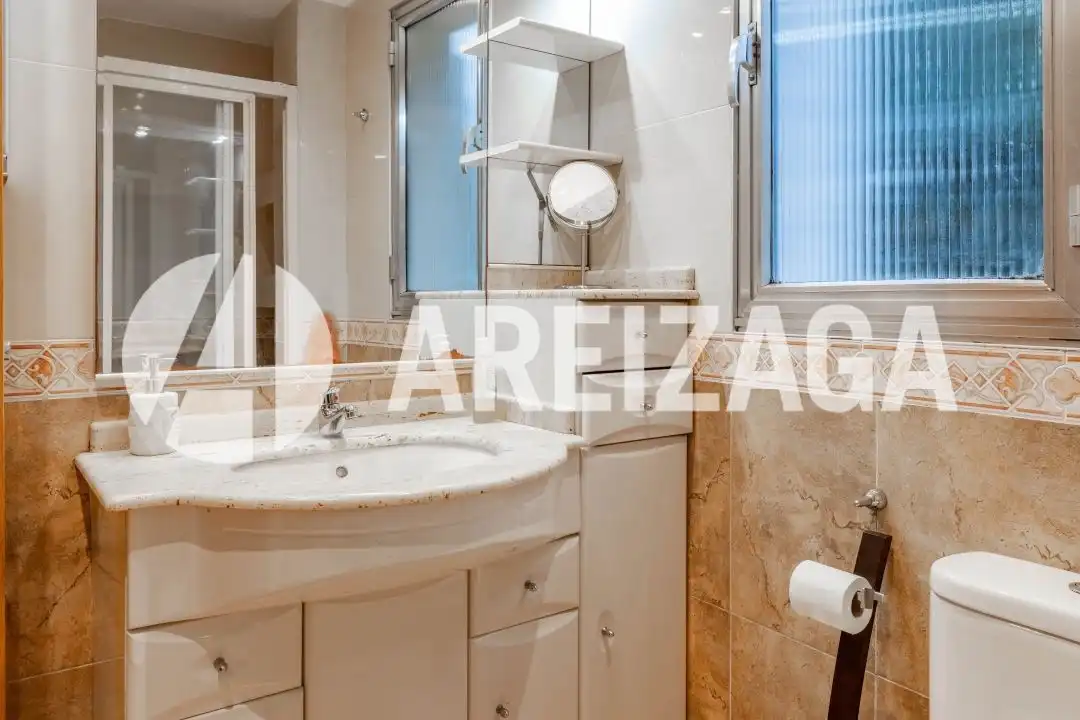 Badezimmer von Wohnung zum Verkauf in Donostia - San Sebastián  mit Heizung, Terrasse und Möbliert
