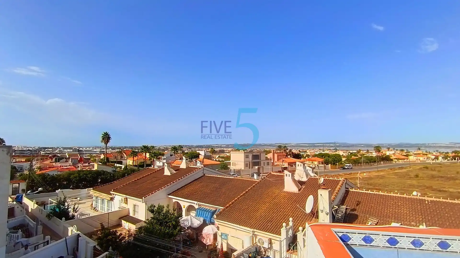 Vista exterior de Casa adosada en venta en Torrevieja con Aire acondicionado, Calefacción y Terraza