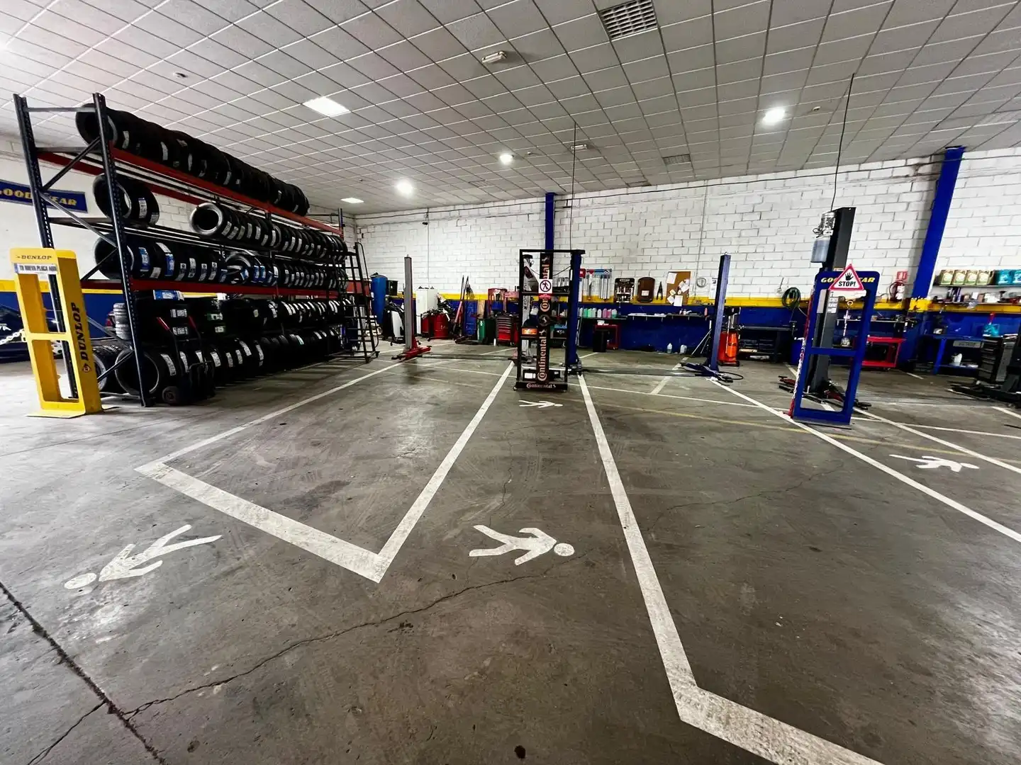Parkplatz von Fabrikhallen zum Verkauf in Badajoz